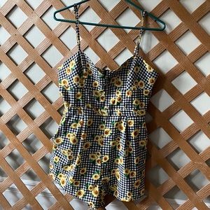 3 for $30 🌸 Sunflower Romper